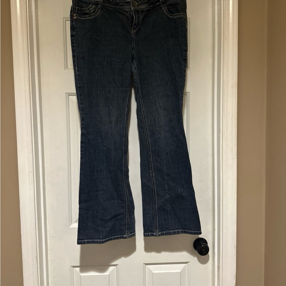 l.e.i. Sophia Hiphugger Flare Jeans Junior Plus Size 15 (34x30)